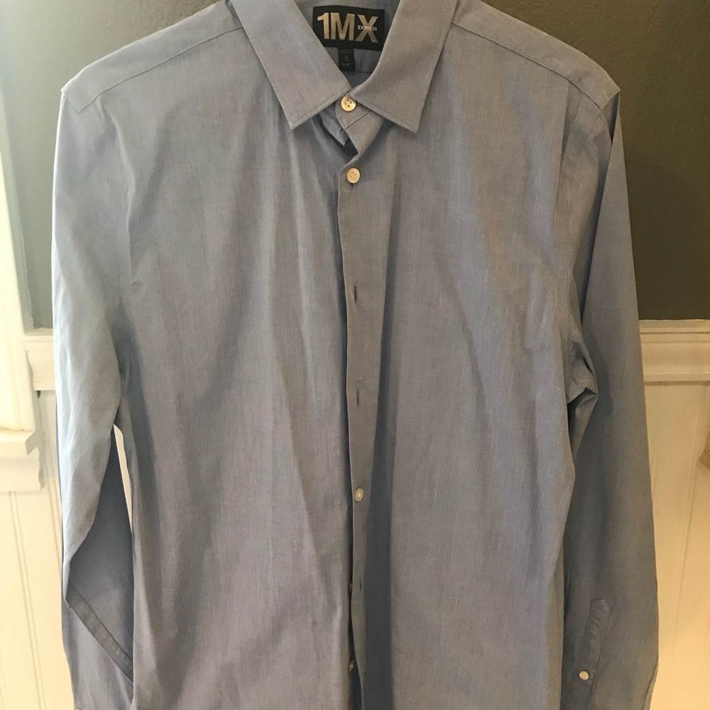 Lot of 14 1MX Modern Fit Express shirts.